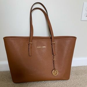 Michael Kors Jet Set Tote